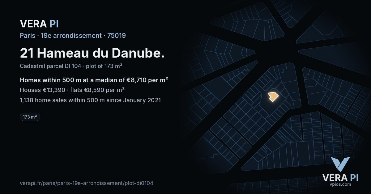 21 Hameau du Danube, 19e arrondissement at night – the plot lit, the parcels around coloured by the prices near them
