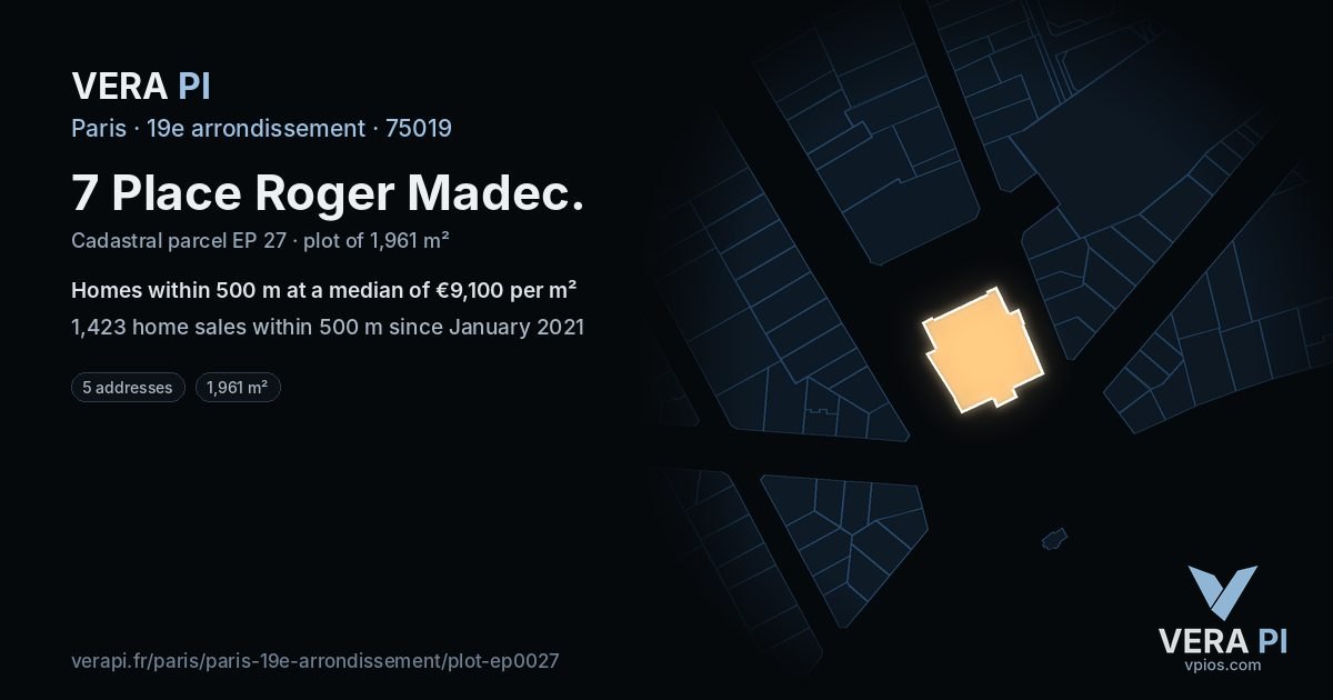 7 Place Roger Madec, 19e arrondissement at night – the plot lit, the parcels around coloured by the prices near them
