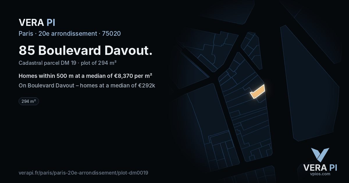 85 Boulevard Davout, 20e arrondissement at night – the plot lit, the parcels around coloured by the prices near them