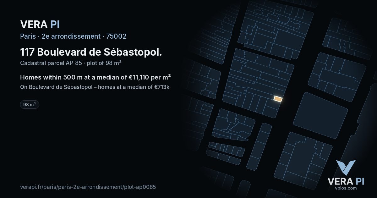 117 Boulevard de Sébastopol, 2e arrondissement at night – the plot lit, the parcels around coloured by the prices near them