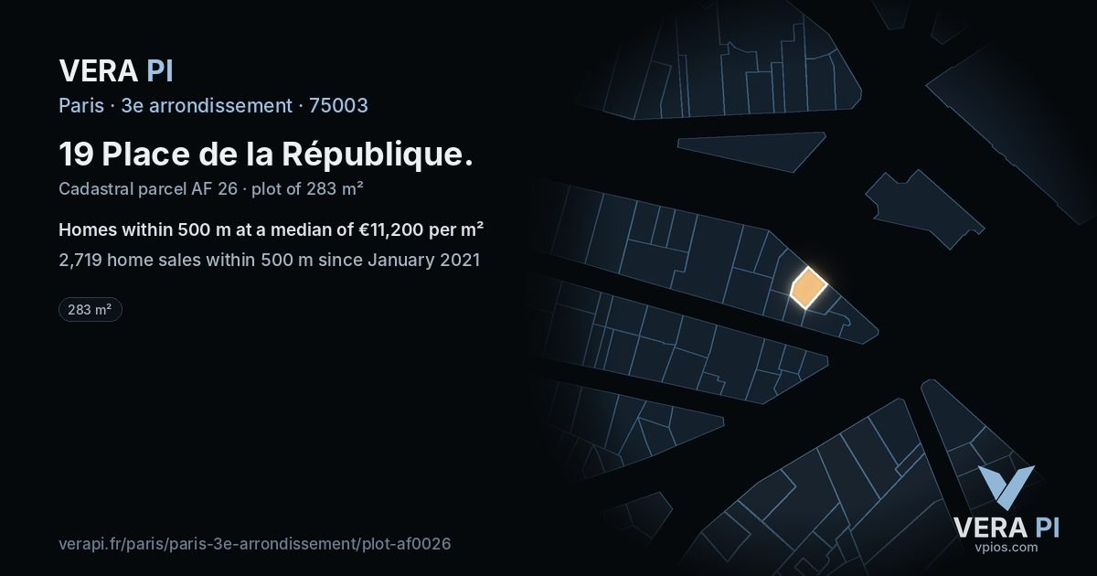 19 Place de la République, 3e arrondissement at night – the plot lit, the parcels around coloured by the prices near them