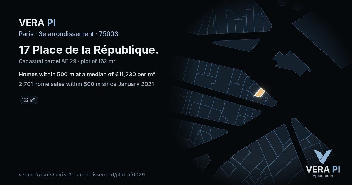 17 Place de la République, 3e arrondissement at night – the plot lit, the parcels around coloured by the prices near them