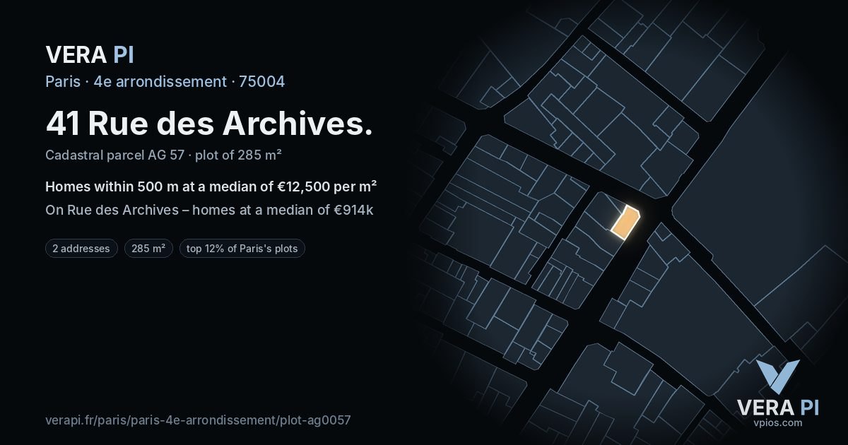 41 Rue des Archives, 4e arrondissement at night – the plot lit, the parcels around coloured by the prices near them