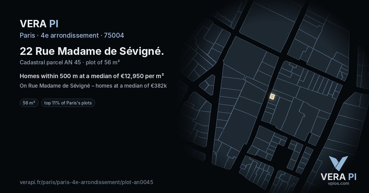 22 Rue Madame de Sévigné, 4e arrondissement at night – the plot lit, the parcels around coloured by the prices near them