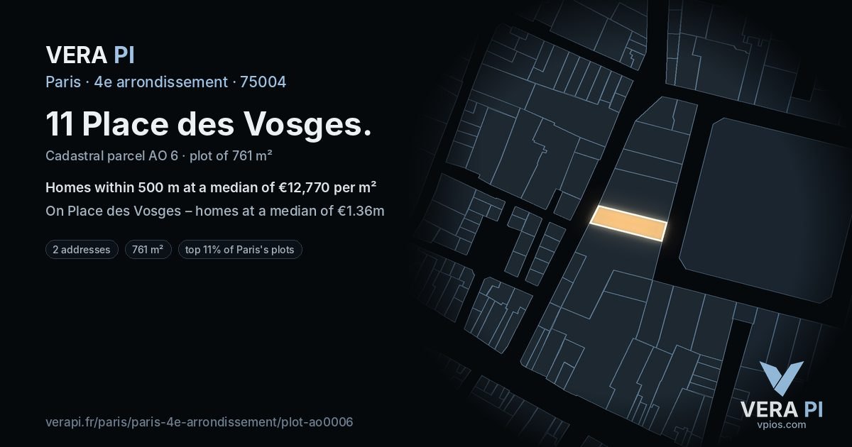 11 Place des Vosges, 4e arrondissement at night – the plot lit, the parcels around coloured by the prices near them