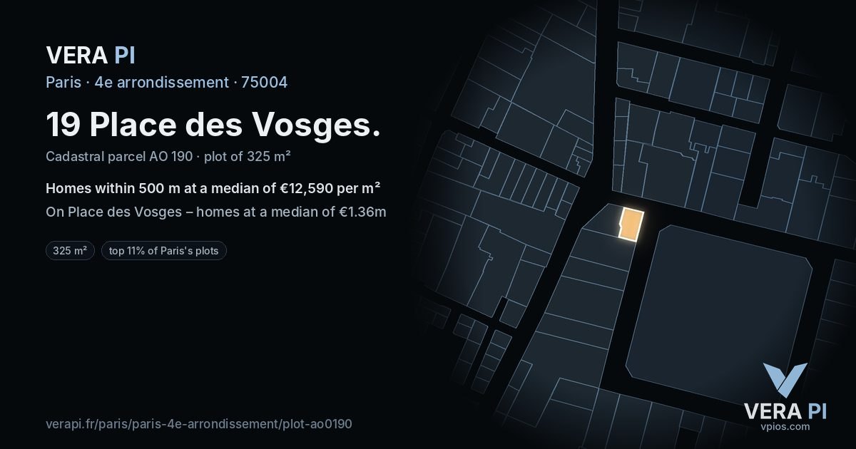 19 Place des Vosges, 4e arrondissement at night – the plot lit, the parcels around coloured by the prices near them