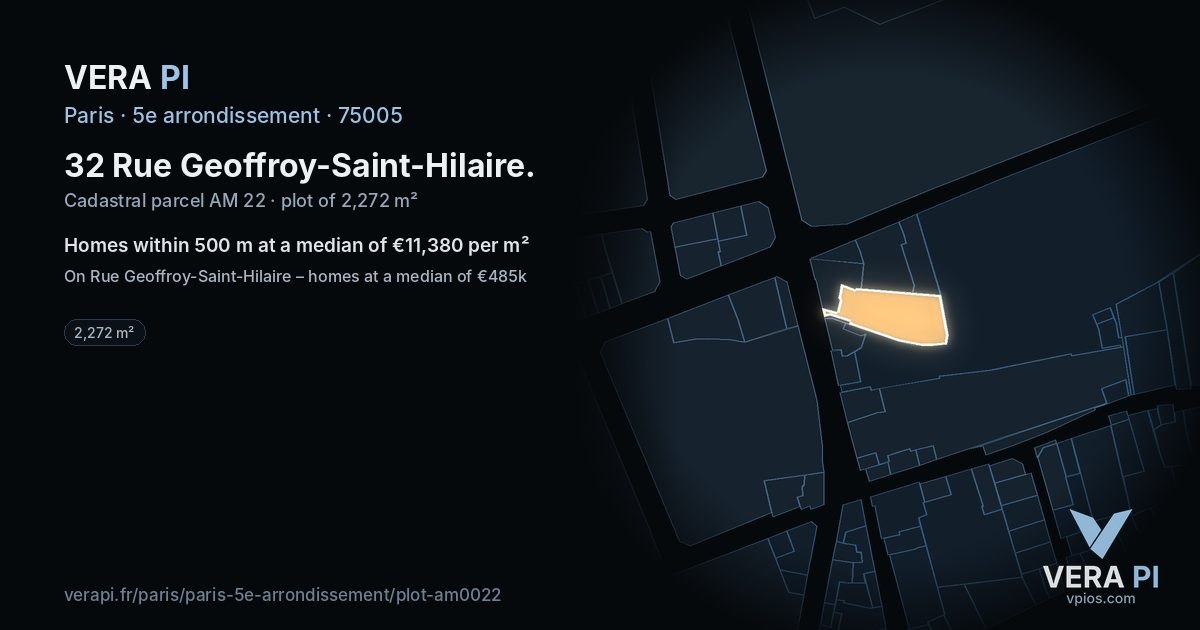 32 Rue Geoffroy-Saint-Hilaire, 5e arrondissement at night – the plot lit, the parcels around coloured by the prices near them