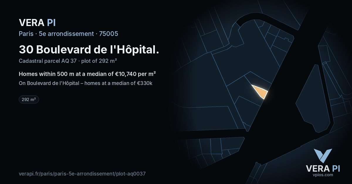 30 Boulevard de l'Hôpital, 5e arrondissement at night – the plot lit, the parcels around coloured by the prices near them