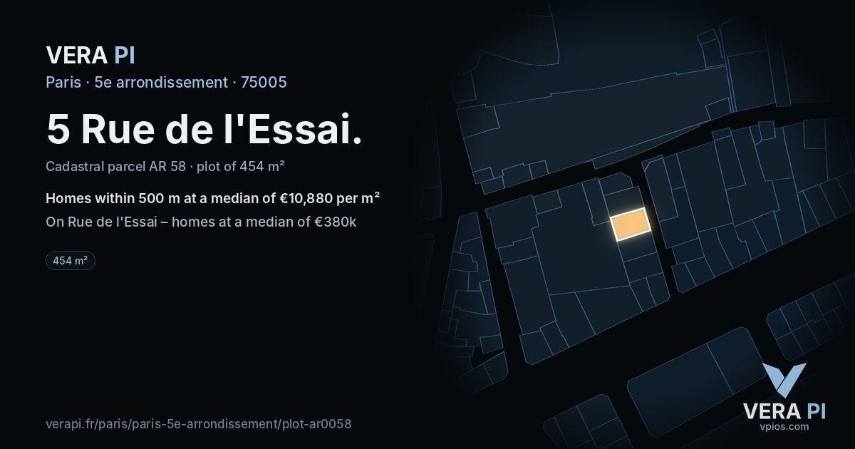 5 Rue de l'Essai, 5e arrondissement at night – the plot lit, the parcels around coloured by the prices near them