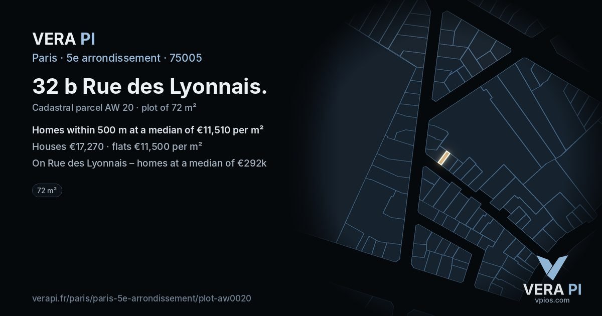 32 b Rue des Lyonnais, 5e arrondissement at night – the plot lit, the parcels around coloured by the prices near them