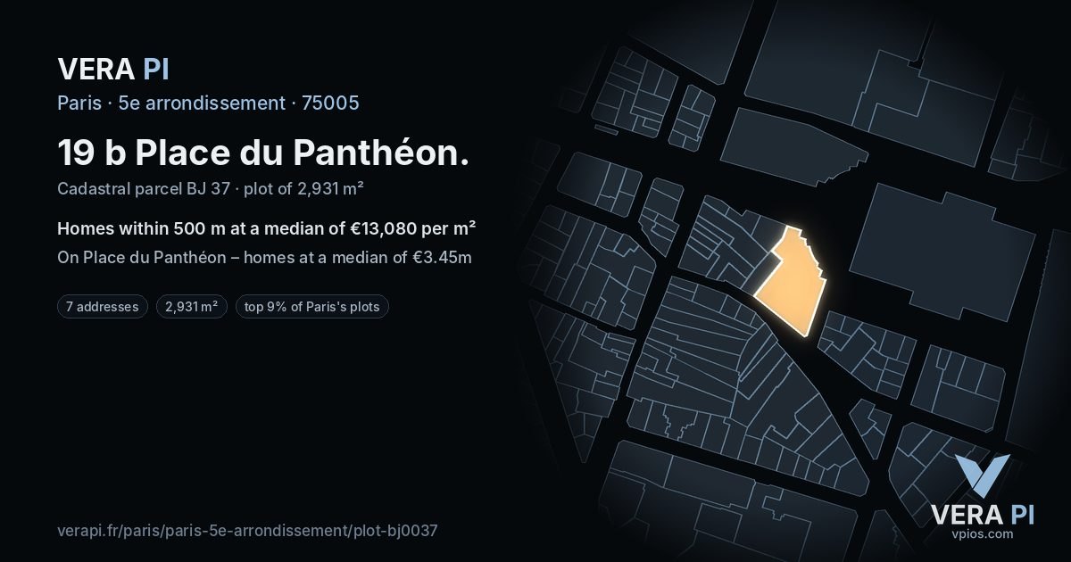 19 b Place du Panthéon, 5e arrondissement at night – the plot lit, the parcels around coloured by the prices near them