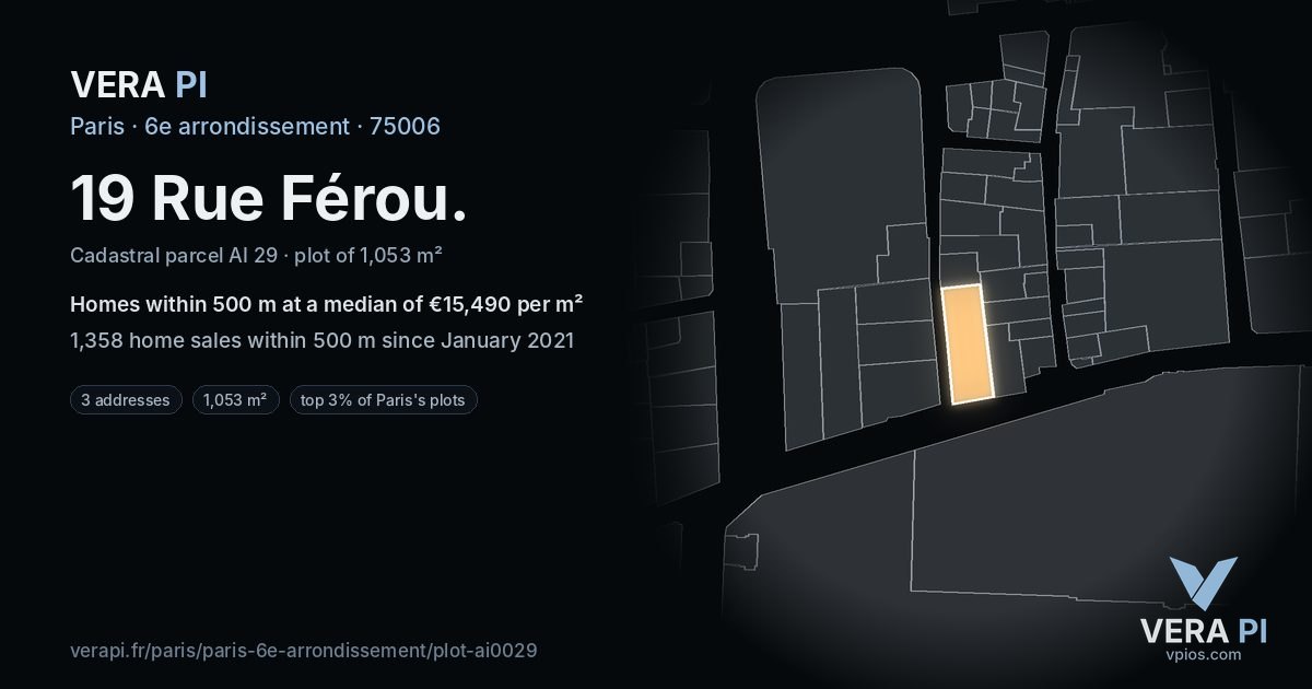 19 Rue Férou, 6e arrondissement at night – the plot lit, the parcels around coloured by the prices near them