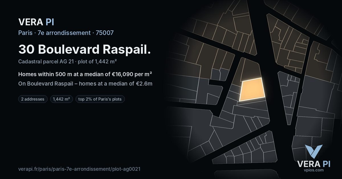30 Boulevard Raspail, 7e arrondissement at night – the plot lit, the parcels around coloured by the prices near them
