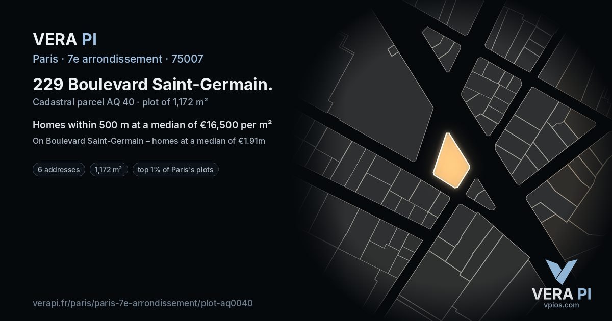 229 Boulevard Saint-Germain, 7e arrondissement at night – the plot lit, the parcels around coloured by the prices near them