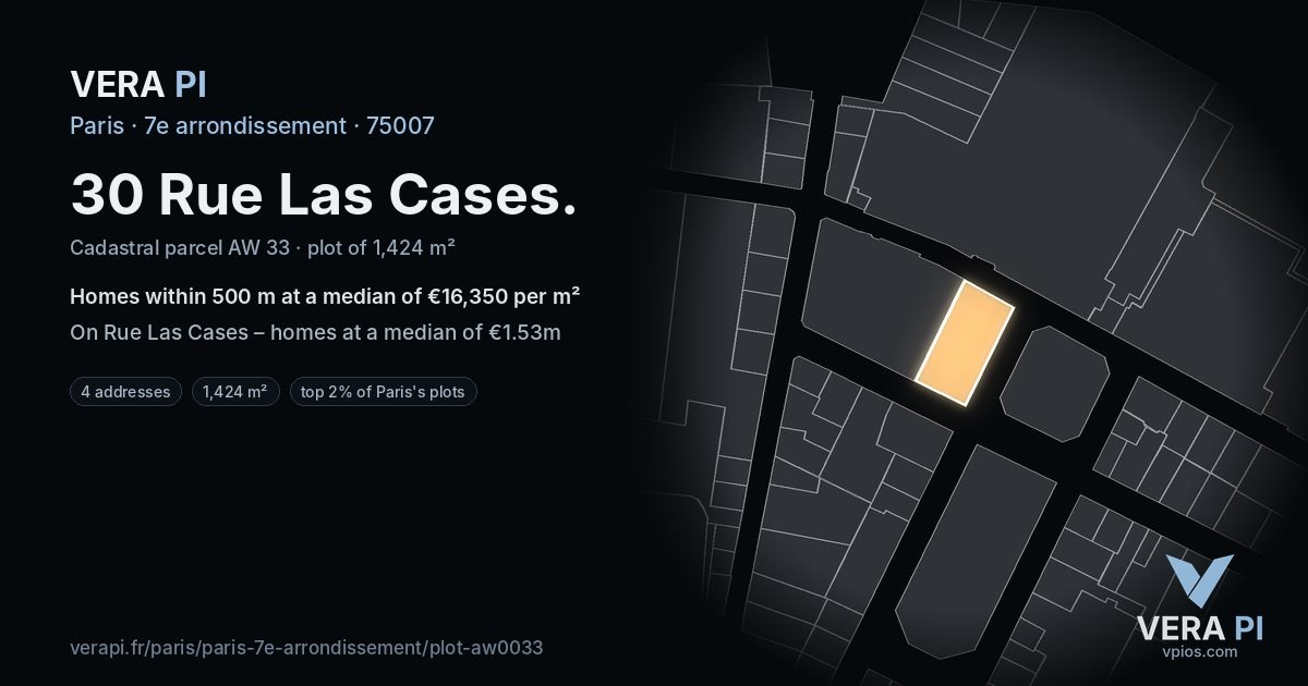 30 Rue Las Cases, 7e arrondissement at night – the plot lit, the parcels around coloured by the prices near them