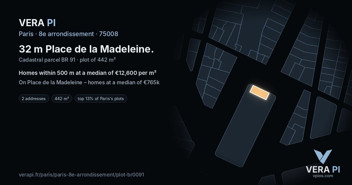 32 m Place de la Madeleine, 8e arrondissement at night – the plot lit, the parcels around coloured by the prices near them