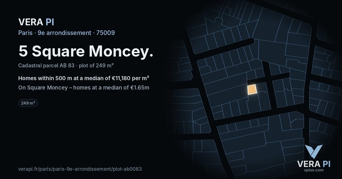 5 Square Moncey, 9e arrondissement at night – the plot lit, the parcels around coloured by the prices near them