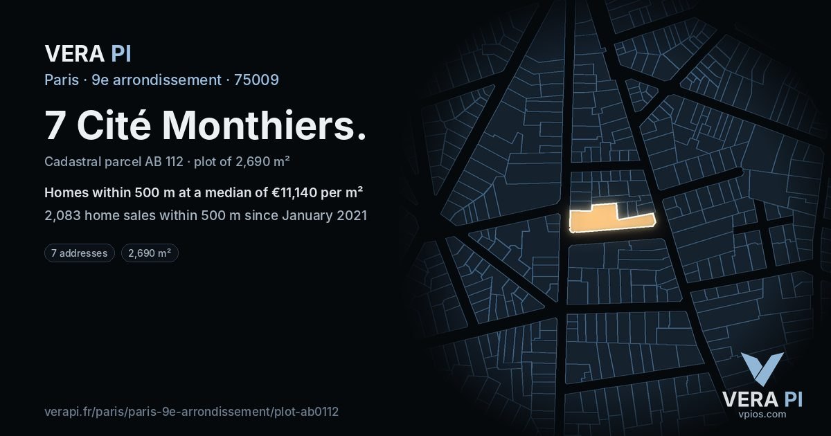 7 Cité Monthiers, 9e arrondissement at night – the plot lit, the parcels around coloured by the prices near them