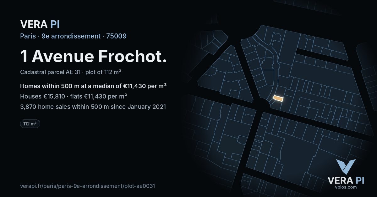 1 Avenue Frochot, 9e arrondissement at night – the plot lit, the parcels around coloured by the prices near them