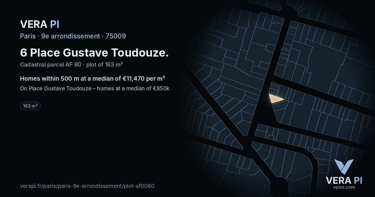 6 Place Gustave Toudouze, 9e arrondissement at night – the plot lit, the parcels around coloured by the prices near them
