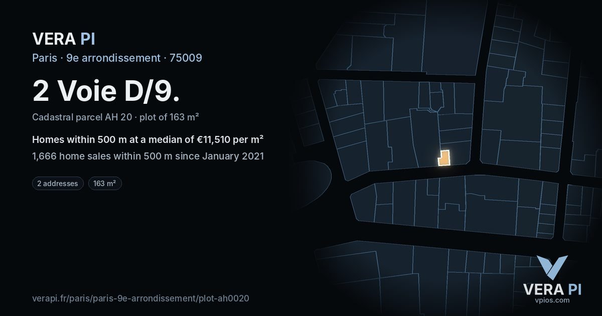 2 Voie D/9, 9e arrondissement at night – the plot lit, the parcels around coloured by the prices near them