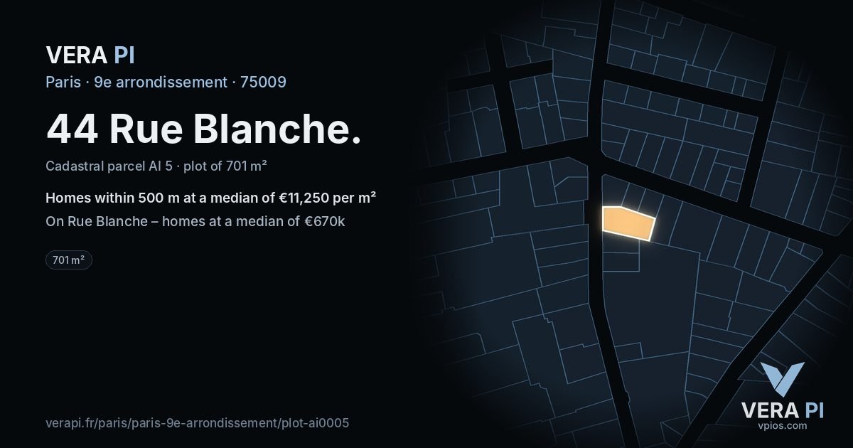 44 Rue Blanche, 9e arrondissement at night – the plot lit, the parcels around coloured by the prices near them