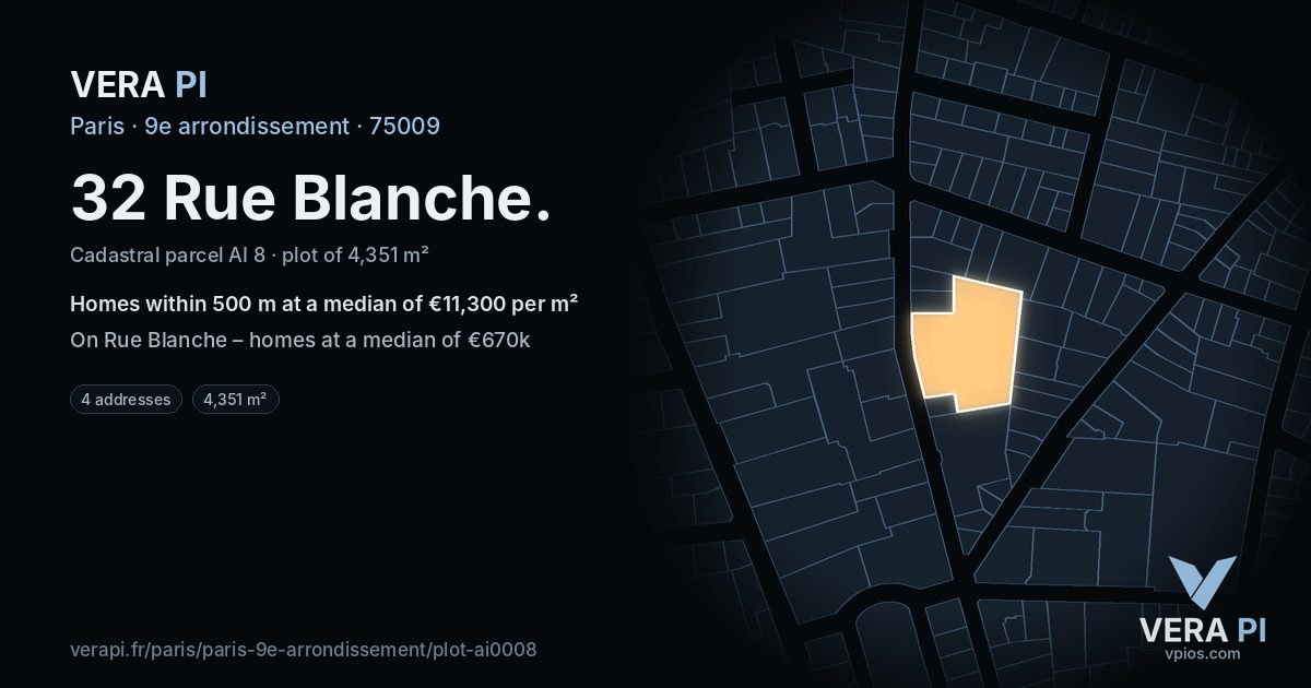 32 Rue Blanche, 9e arrondissement at night – the plot lit, the parcels around coloured by the prices near them