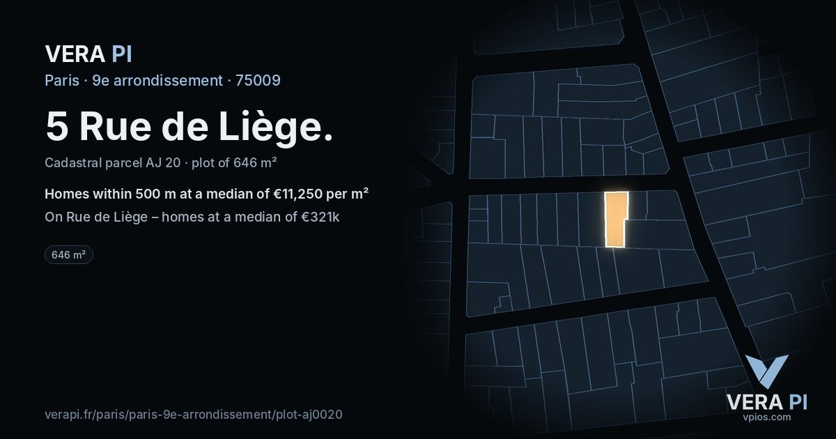 5 Rue de Liège, 9e arrondissement at night – the plot lit, the parcels around coloured by the prices near them