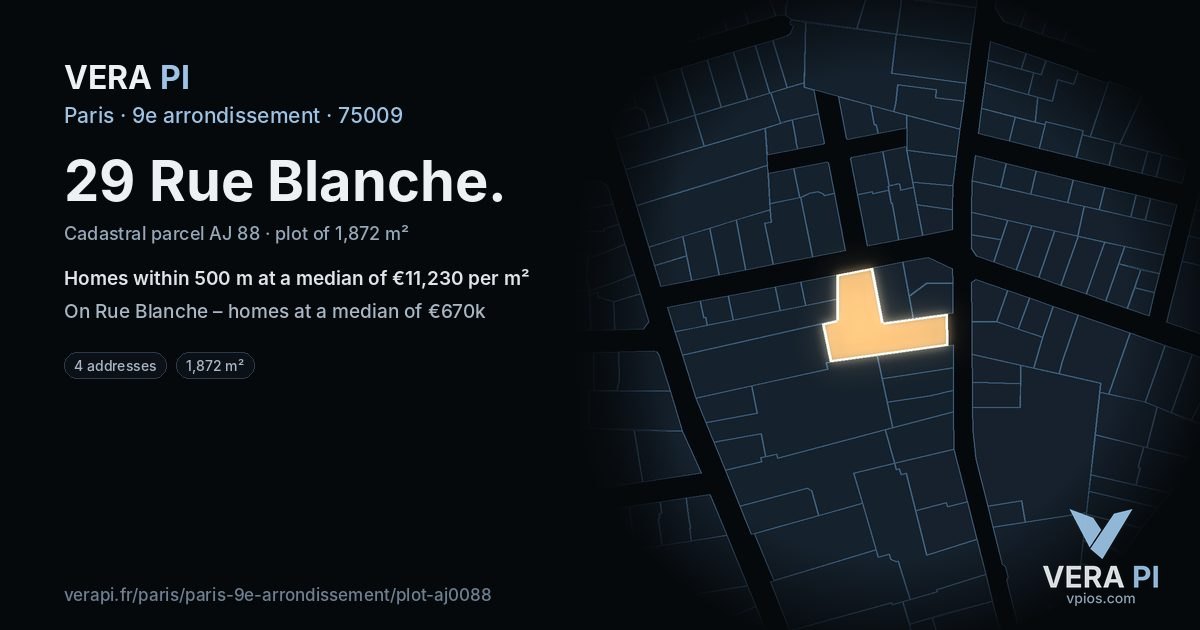29 Rue Blanche, 9e arrondissement at night – the plot lit, the parcels around coloured by the prices near them