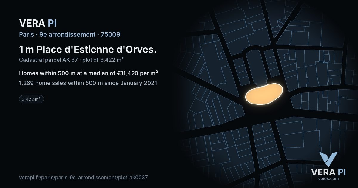 1 m Place d'Estienne d'Orves, 9e arrondissement at night – the plot lit, the parcels around coloured by the prices near them