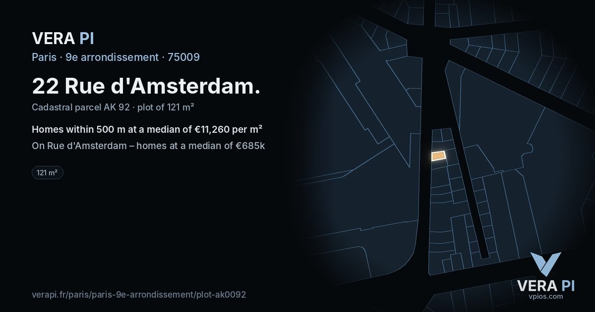 22 Rue d'Amsterdam, 9e arrondissement at night – the plot lit, the parcels around coloured by the prices near them