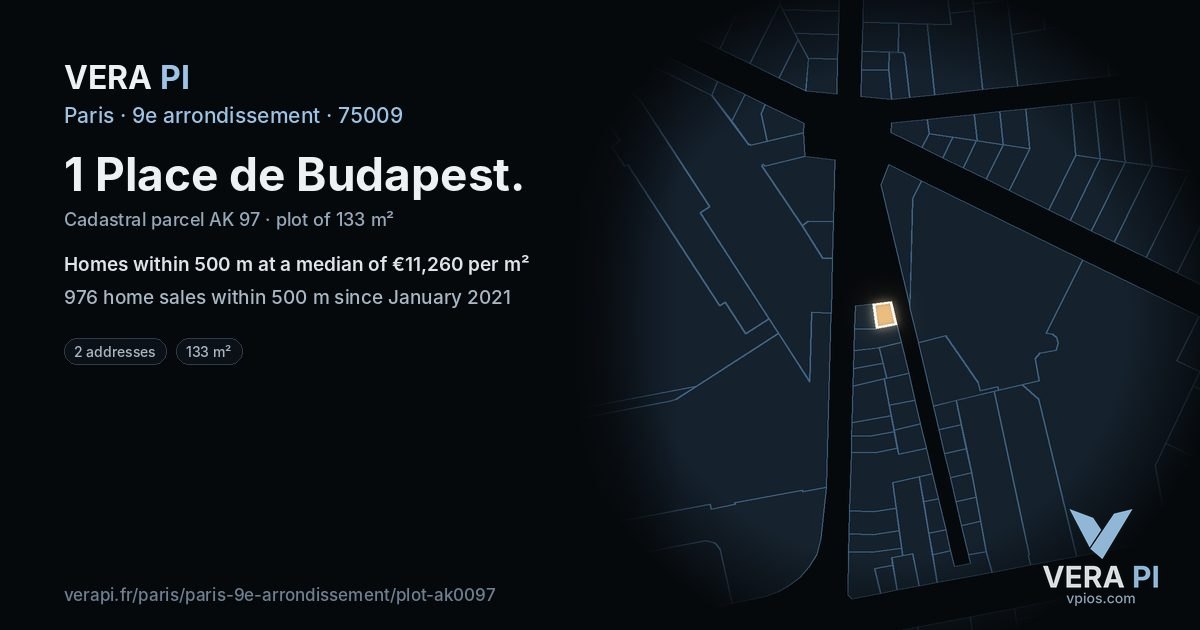 1 Place de Budapest, 9e arrondissement at night – the plot lit, the parcels around coloured by the prices near them