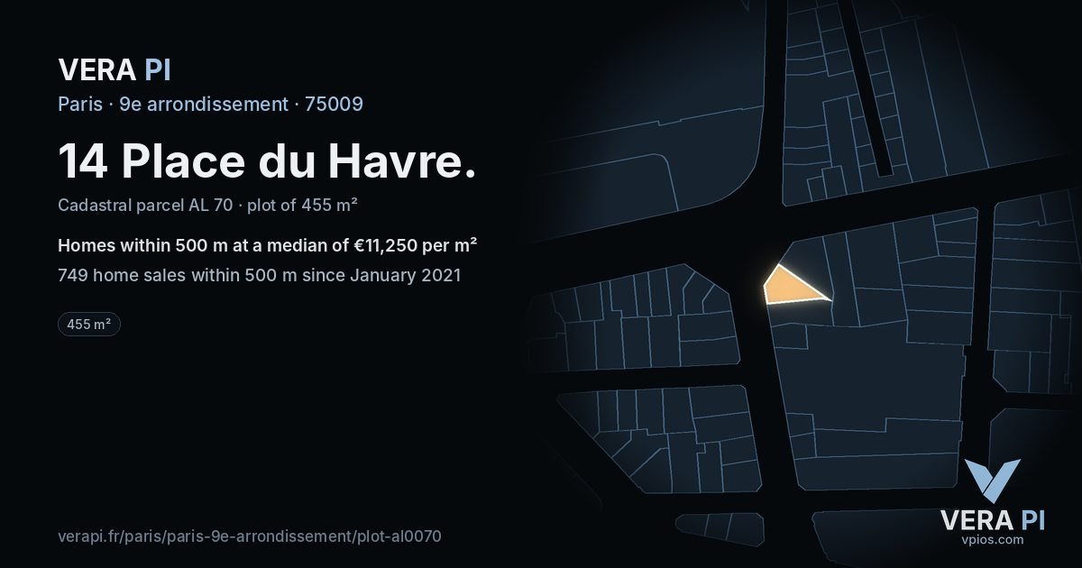 14 Place du Havre, 9e arrondissement at night – the plot lit, the parcels around coloured by the prices near them