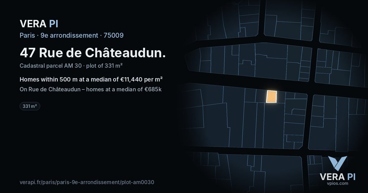 47 Rue de Châteaudun, 9e arrondissement at night – the plot lit, the parcels around coloured by the prices near them