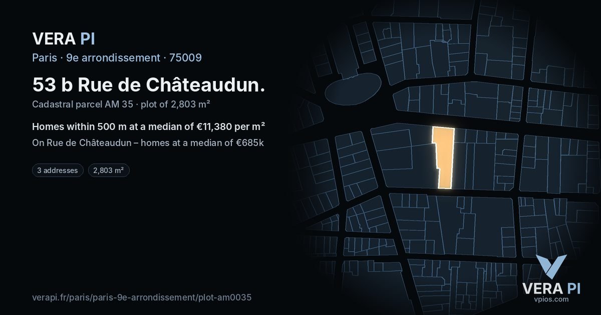 53 b Rue de Châteaudun, 9e arrondissement at night – the plot lit, the parcels around coloured by the prices near them