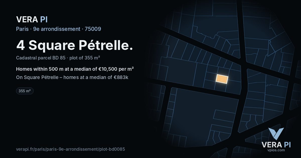 4 Square Pétrelle, 9e arrondissement at night – the plot lit, the parcels around coloured by the prices near them