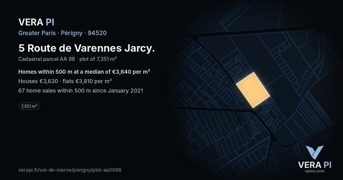 5 Route de Varennes Jarcy, Périgny at night – the plot lit, the parcels around coloured by the prices near them