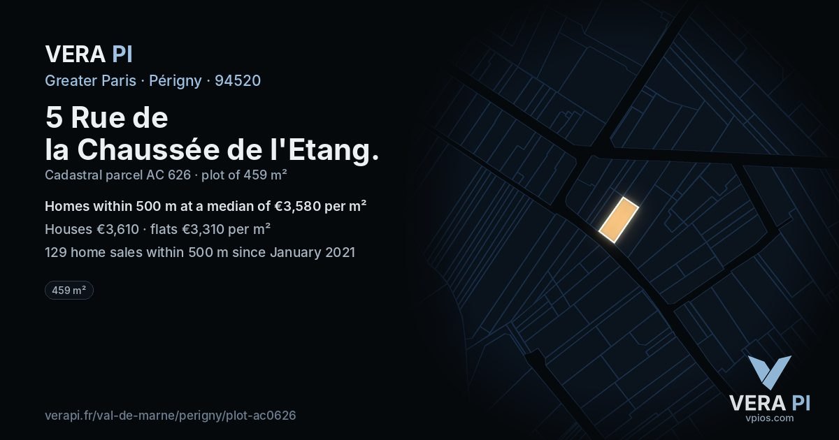 5 Rue de la Chaussée de l'Etang, Périgny at night – the plot lit, the parcels around coloured by the prices near them