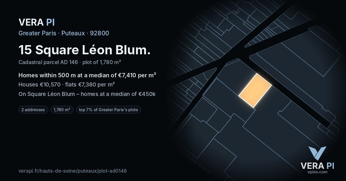 15 Square Léon Blum, Puteaux at night – the plot lit, the parcels around coloured by the prices near them
