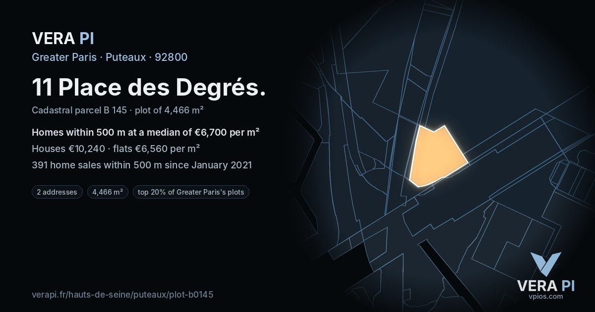 11 Place des Degrés, Puteaux at night – the plot lit, the parcels around coloured by the prices near them