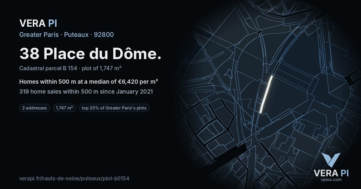 38 Place du Dôme, Puteaux at night – the plot lit, the parcels around coloured by the prices near them