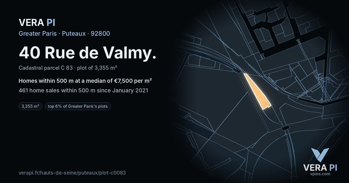 40 Rue de Valmy, Puteaux at night – the plot lit, the parcels around coloured by the prices near them