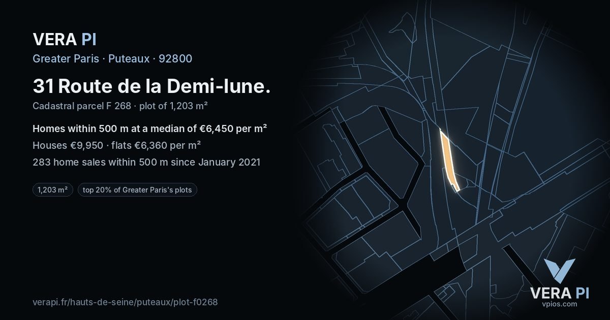 31 Route de la Demi-lune, Puteaux at night – the plot lit, the parcels around coloured by the prices near them