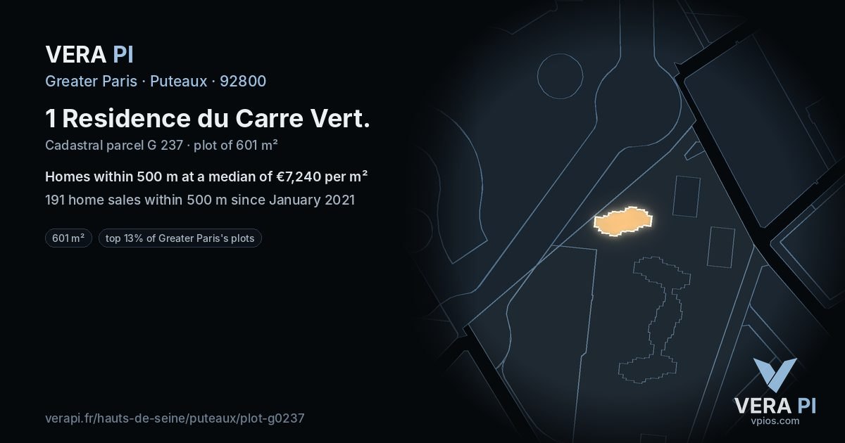 1 Residence du Carre Vert, Puteaux at night – the plot lit, the parcels around coloured by the prices near them