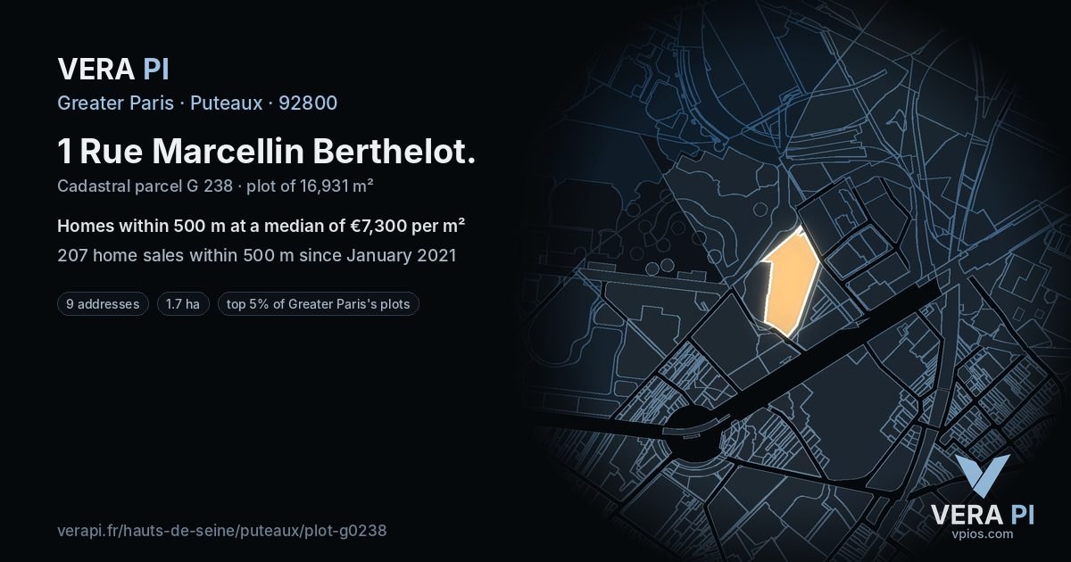 1 Rue Marcellin Berthelot, Puteaux at night – the plot lit, the parcels around coloured by the prices near them