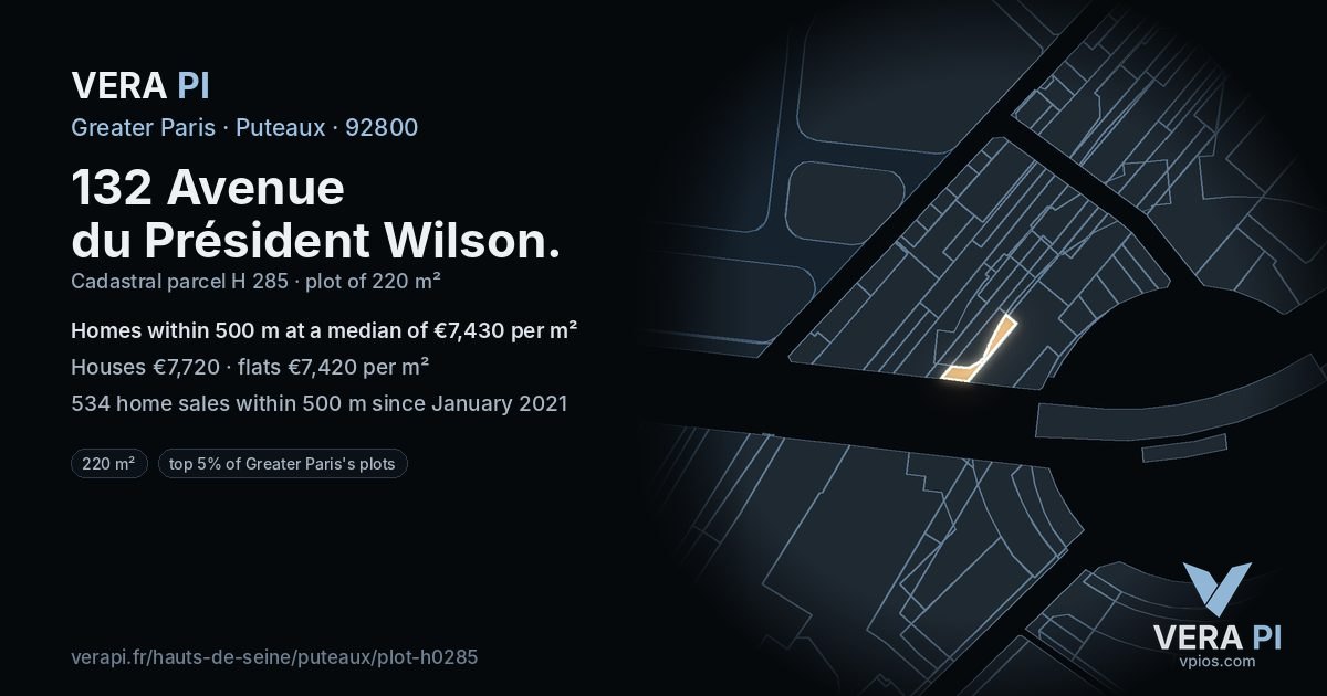 132 Avenue du Président Wilson, Puteaux at night – the plot lit, the parcels around coloured by the prices near them