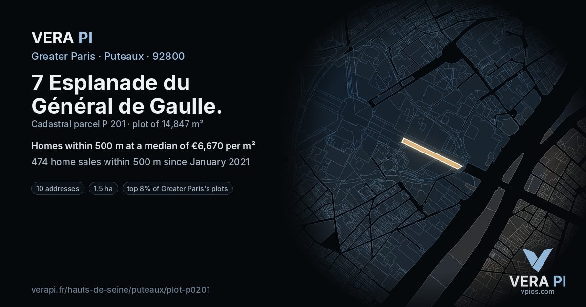 7 Esplanade du Général de Gaulle, Puteaux at night – the plot lit, the parcels around coloured by the prices near them
