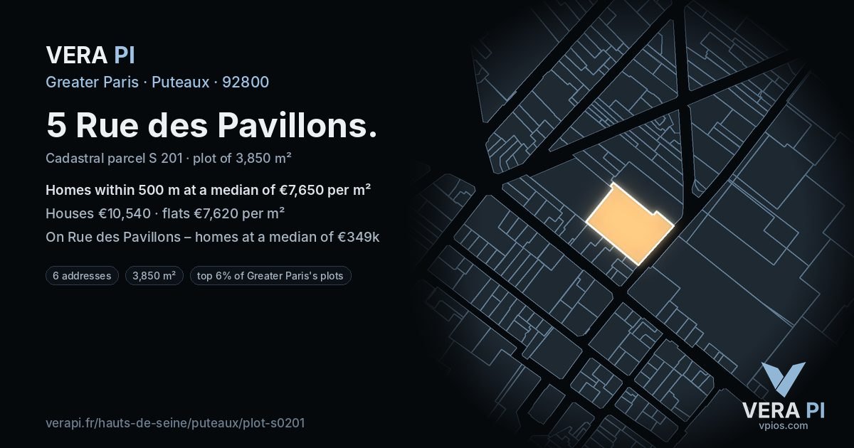 5 Rue des Pavillons, Puteaux at night – the plot lit, the parcels around coloured by the prices near them