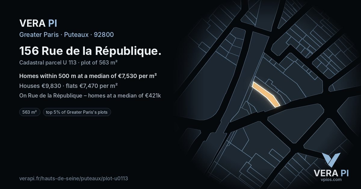 156 Rue de la République, Puteaux at night – the plot lit, the parcels around coloured by the prices near them