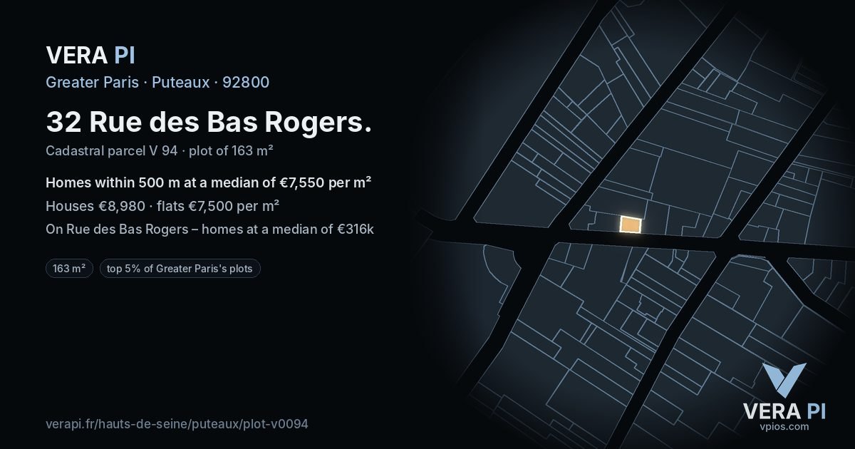 32 Rue des Bas Rogers, Puteaux at night – the plot lit, the parcels around coloured by the prices near them
